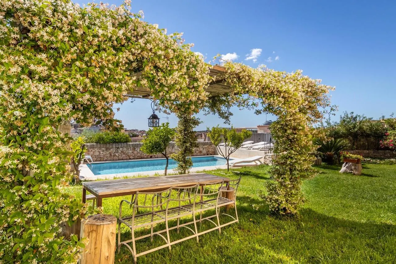 Villa Rosaria Rooms 노토 3*,  이탈리아