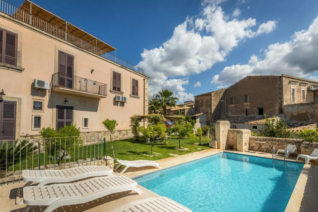 Bed & Breakfast Villa Rosaria Rooms Noto