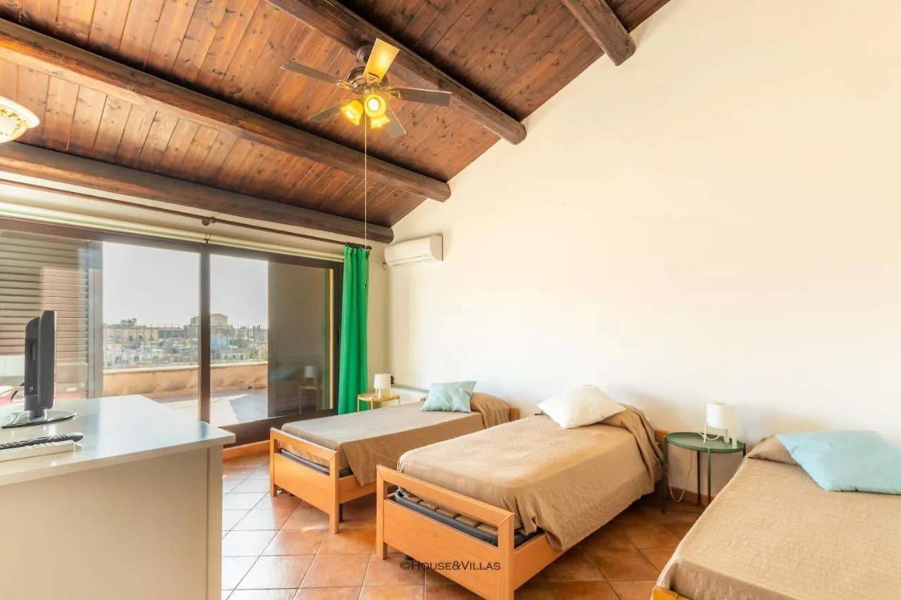Villa Rosaria Rooms Noto 3*,  Italy