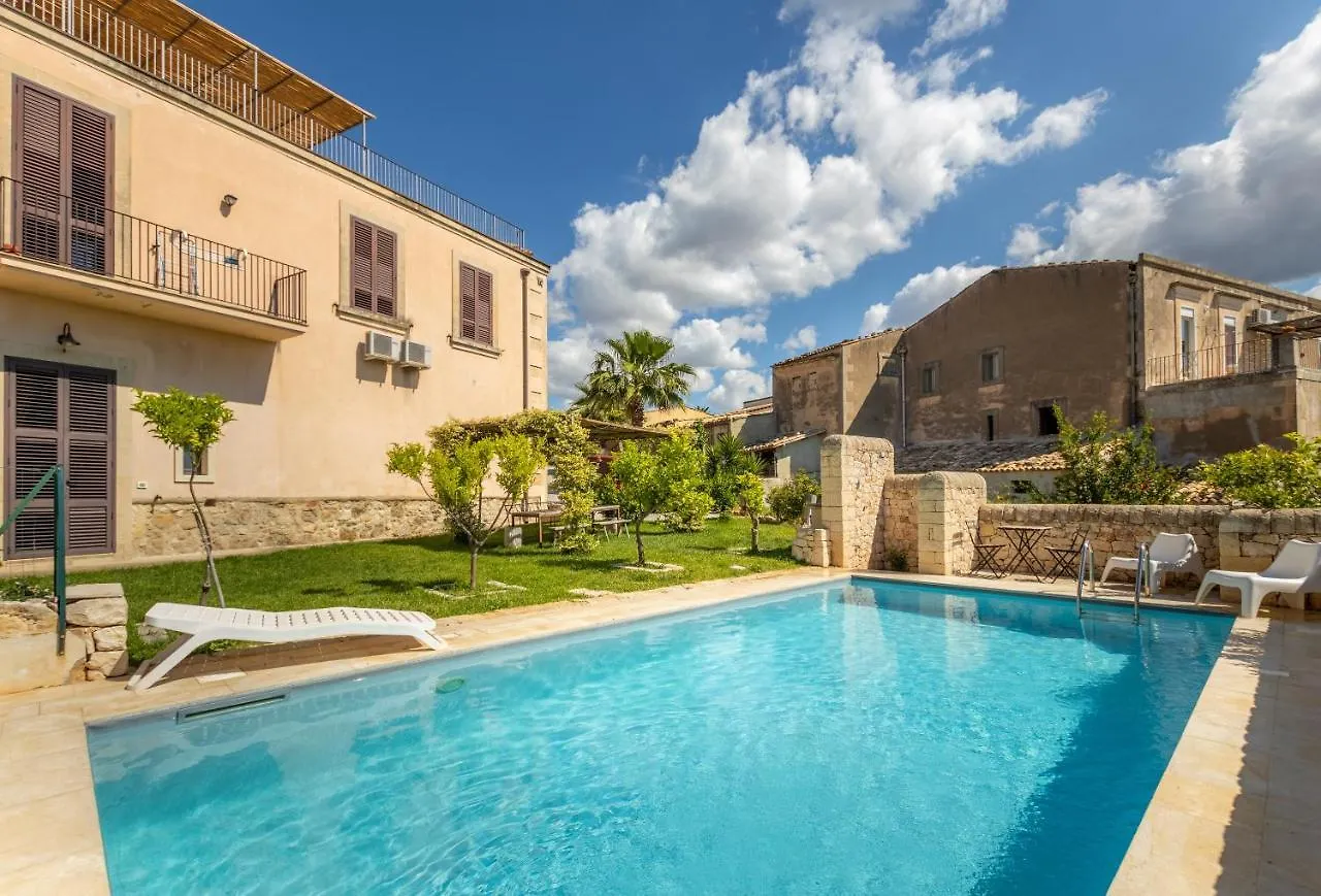 Villa Rosaria Rooms Noto 3*,  Italy