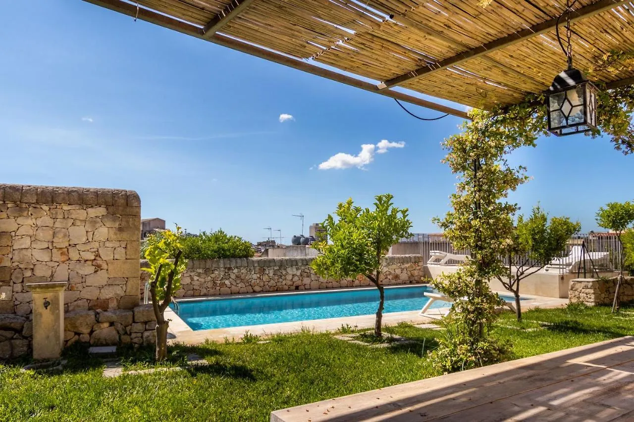 Villa Rosaria Rooms Noto Italy