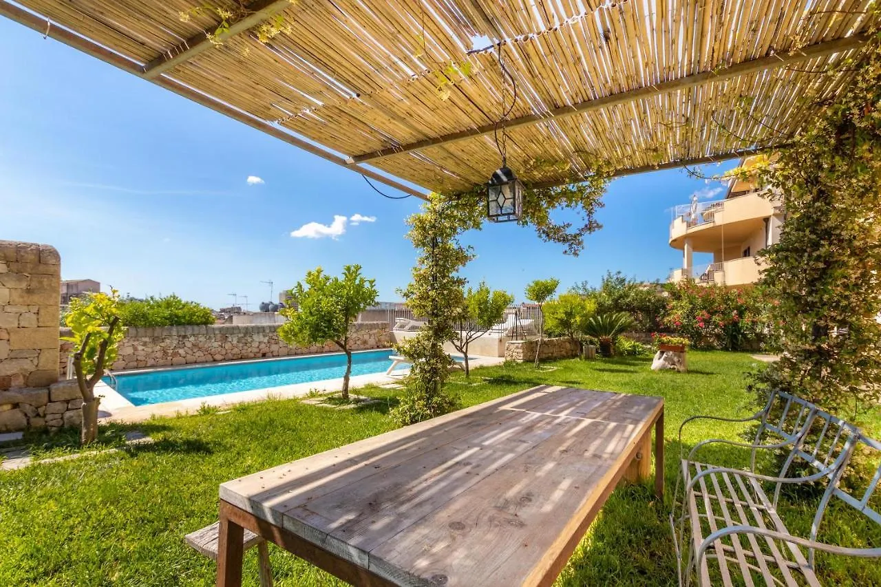 Villa Rosaria Rooms Noto Bed & Breakfast