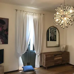Independent Townhouse In The Historic Center Of Appartamento