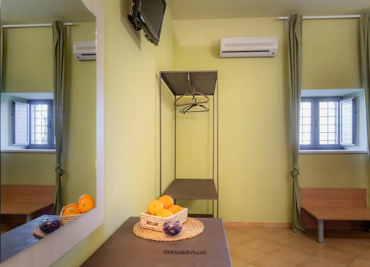 Villa Rosaria Rooms Νότο